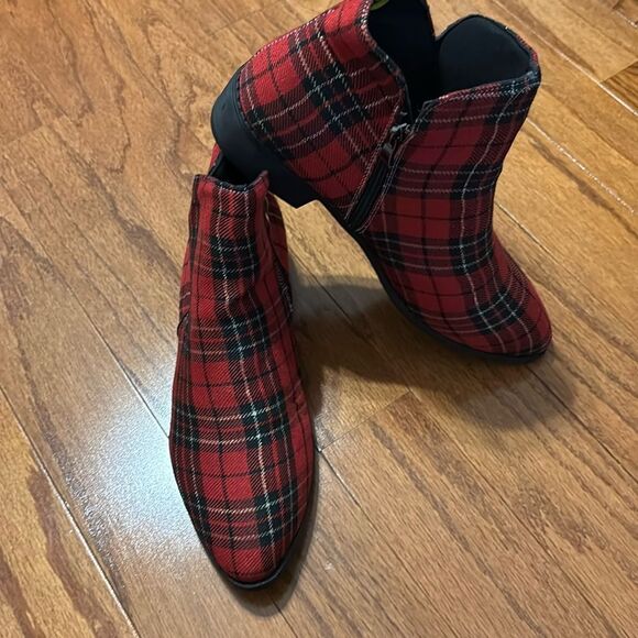 Red & Black Ankle Booties with Classic Checkered Design - Picture 1 of 8